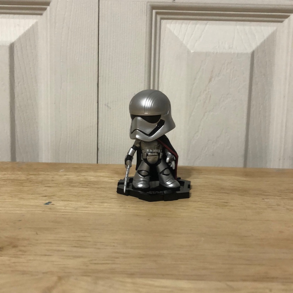 Small Mystery Funko Pop Bobblehead Star Wars The Last Jedi Captain Phasma Disney